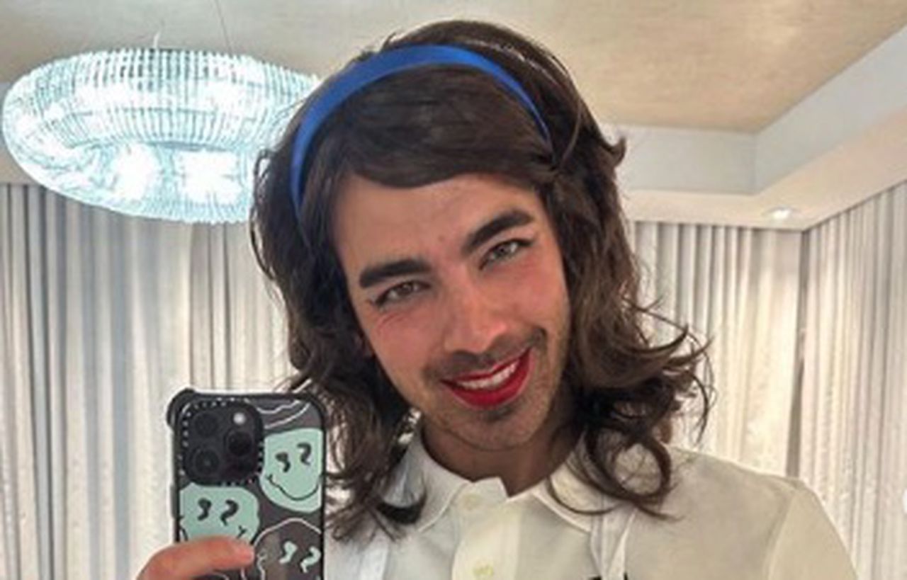 Superstar Halloween costumes 2022: N.J. stars gown up as Jonas brother, Flo from Progressive, extra