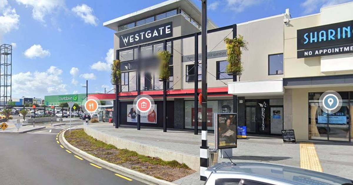 Security guard assaulted at Auckland shopping centre overnight