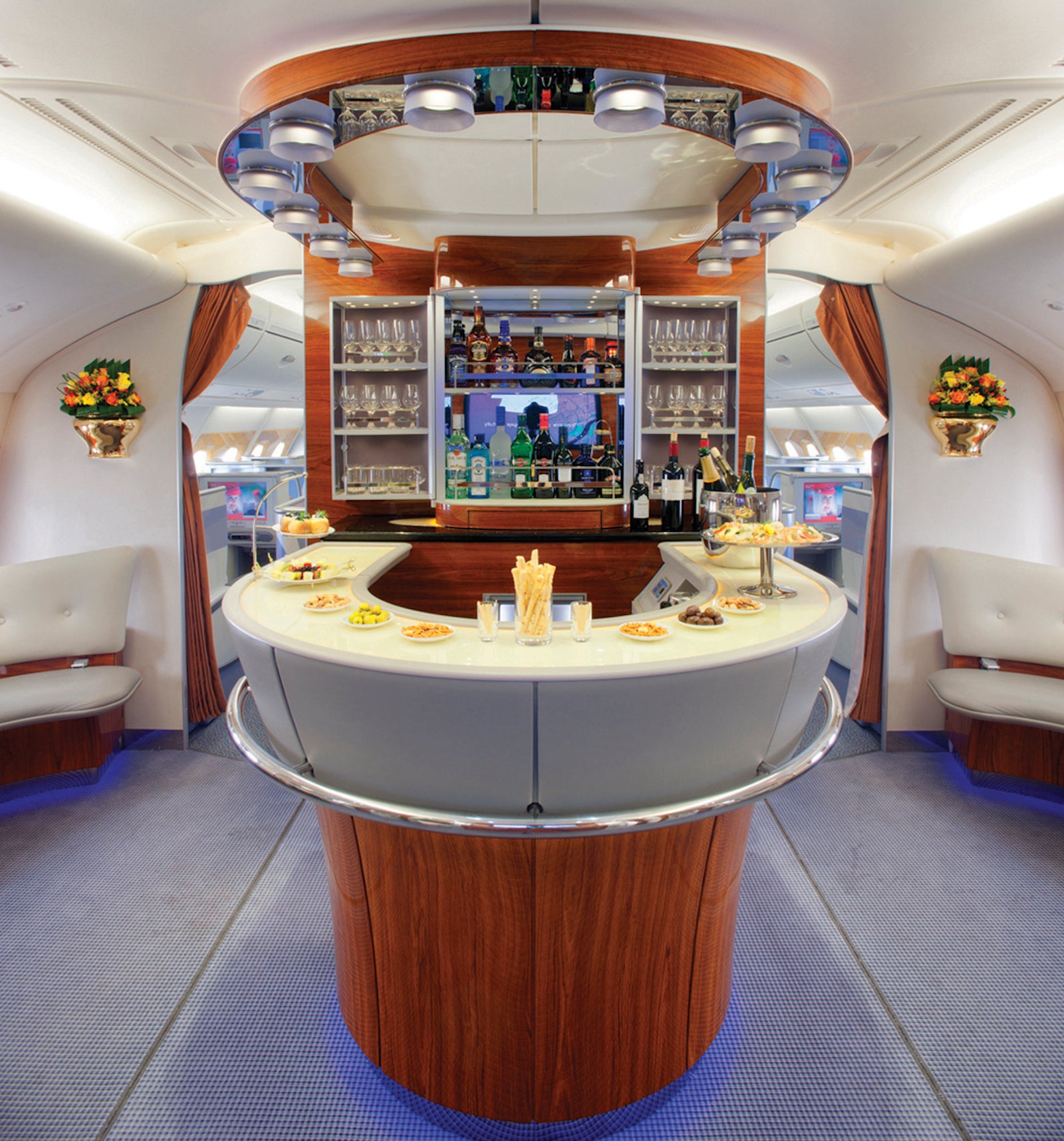 A house rental with the Emirates bar: Large plans for this A380 relic