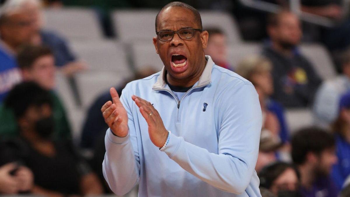 Hubert Davis contract extension: North Carolina, second-year coach comply with six-year deal