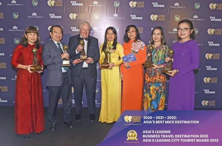 Ho Chi Minh Metropolis wins a number of awards at World Journey Awards & World MICE Awards 2022