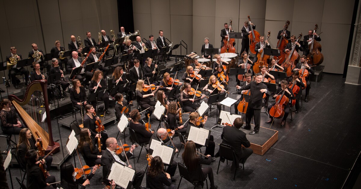 Illinois Symphony opens season with music about overcoming challenges (plus a cheery waltz)