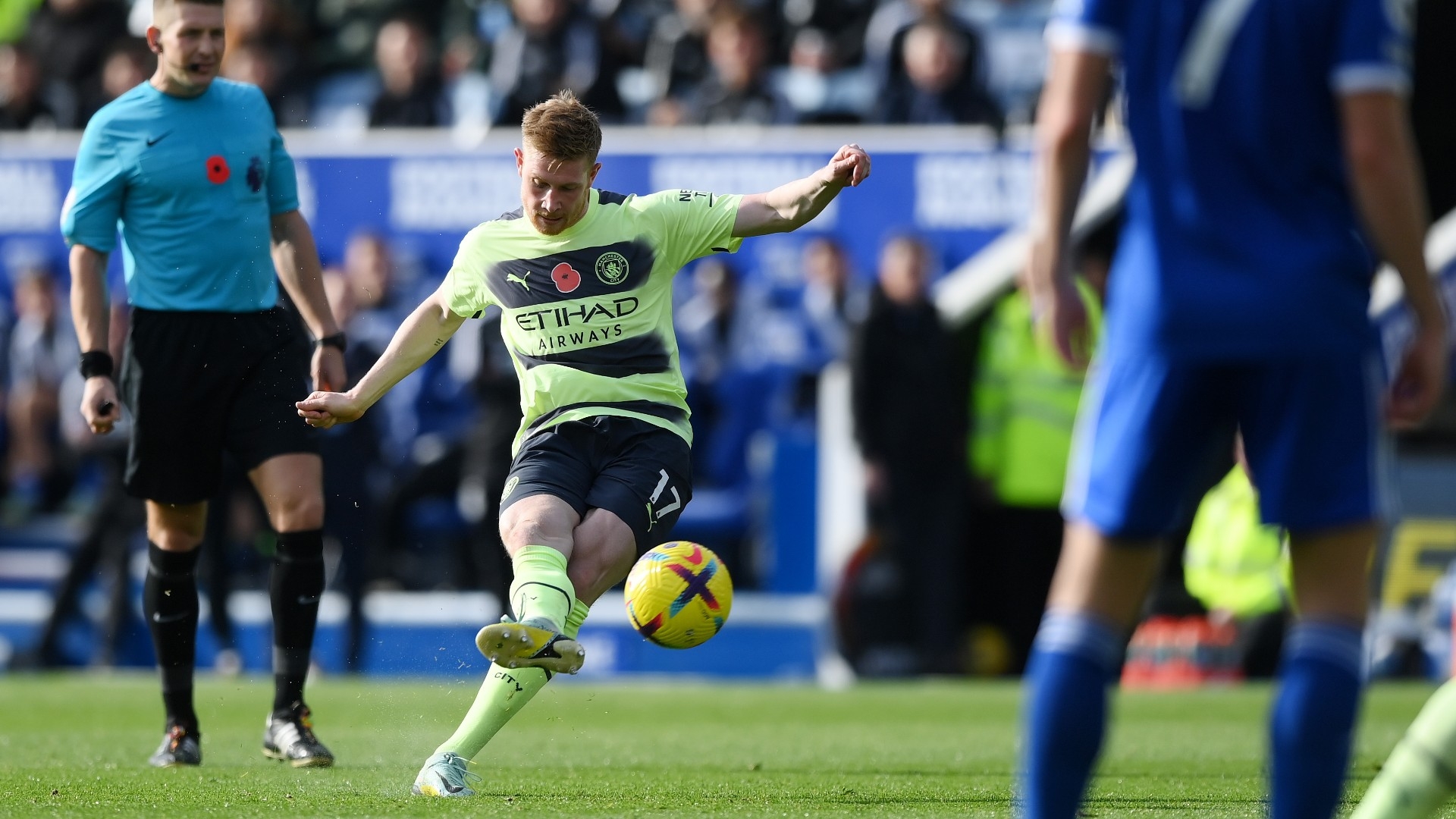 WATCH: Perfection! De Bruyne crashes house pinpoint free-kick to provide Man Metropolis the benefit at Leicester