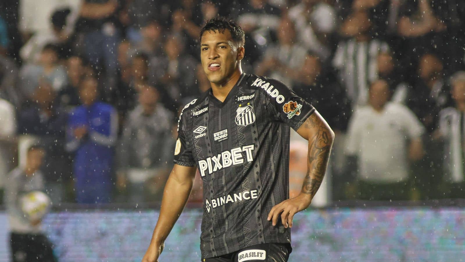 Arsenal, Tottenham be a part of race for Brazilian winger supposedly ‘going to Liverpool’