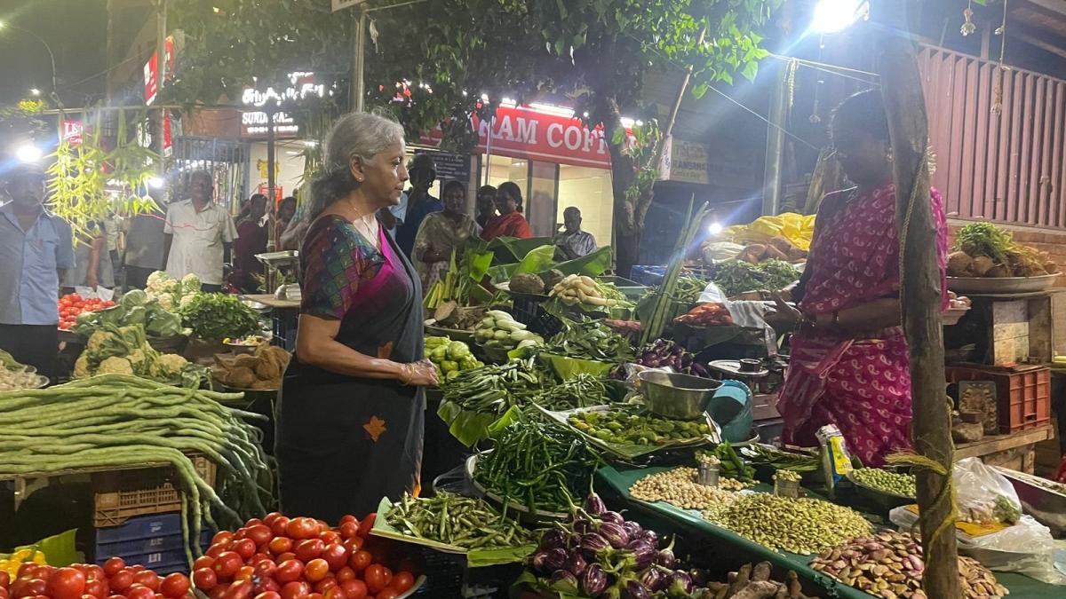 Nirmala Sitharaman goes vegetable buying in Chennai | VIDEO