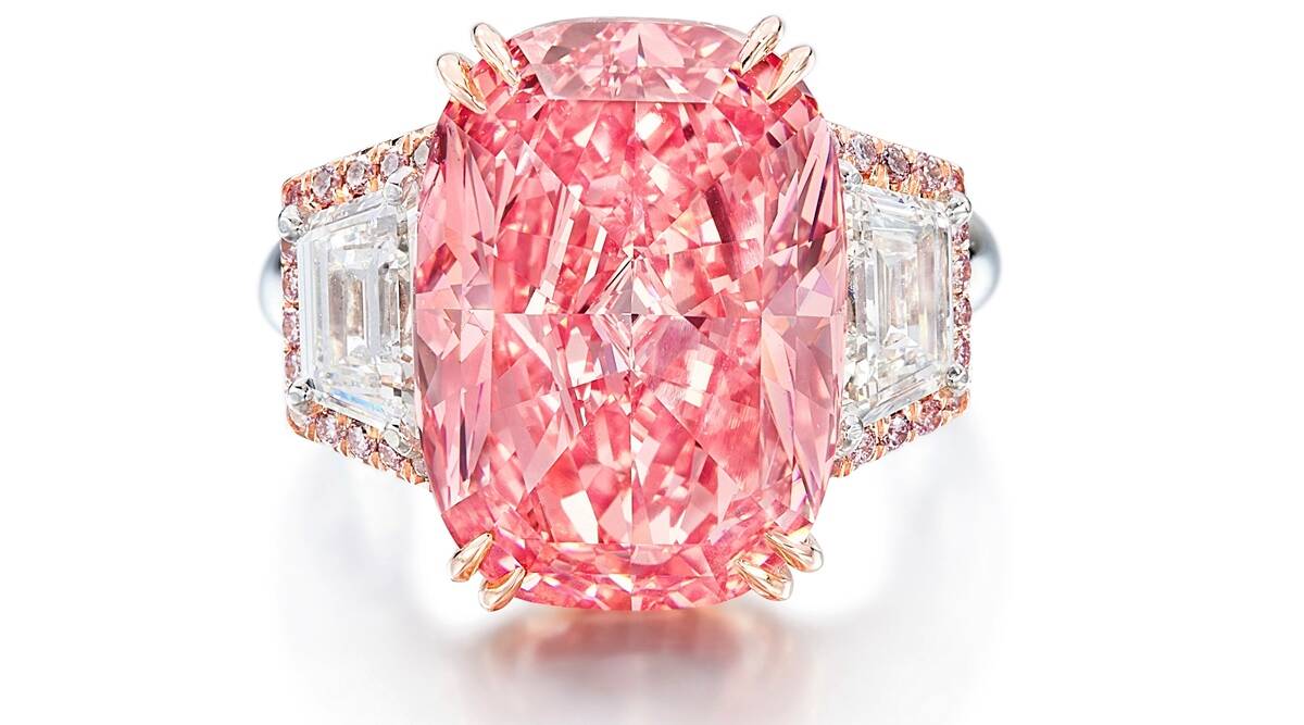 Pink diamond sells for file .9M at Hong Kong public sale