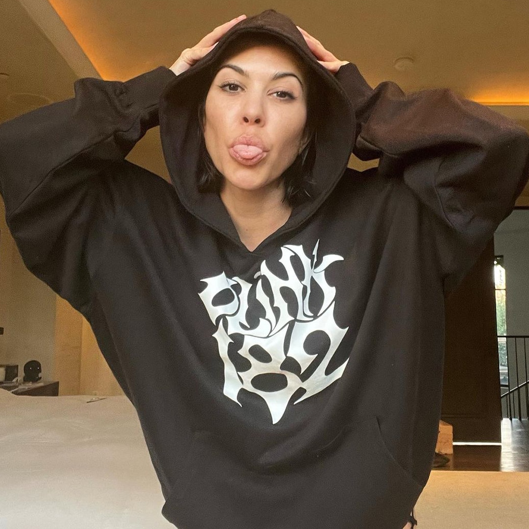 See Kourtney Kardashian’s “Rockstar” Spouse Type Earlier than Blink-182 Tour – E! On-line