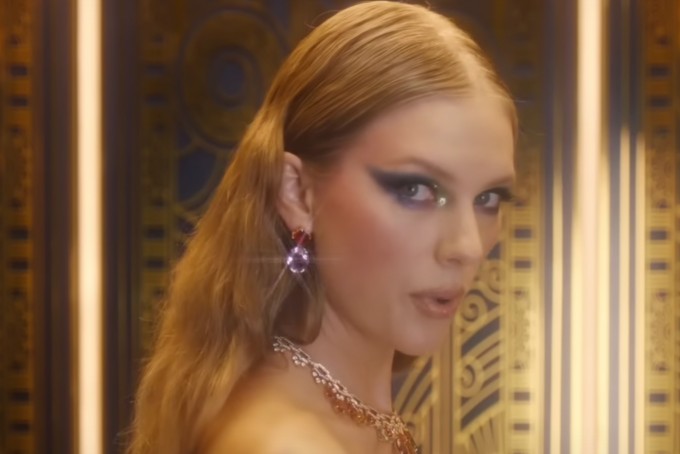 Behind Taylor Swift’s make-up appears to be like in her ‘Bejeweled’ music video