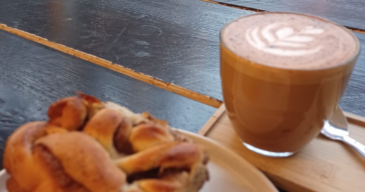 We tried espresso and a bun in a stunning German-style café which roasts beans on web site