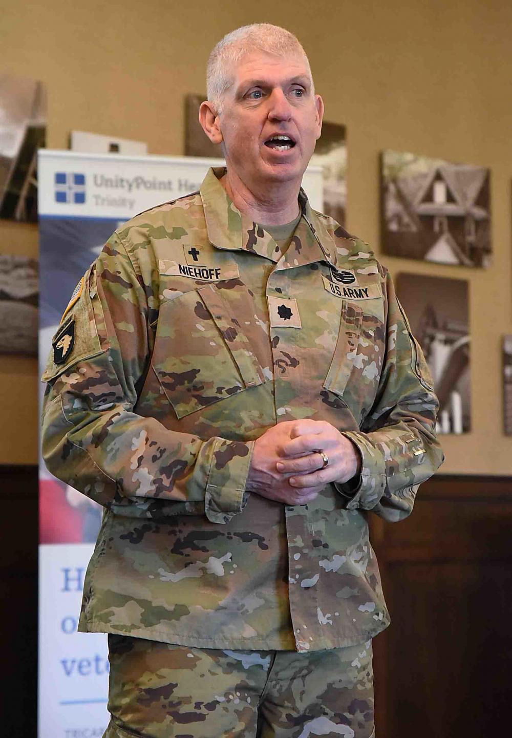 DVIDS – Information – ASC chaplain shares army life-style, tradition in neighborhood coaching of faith-based organizations