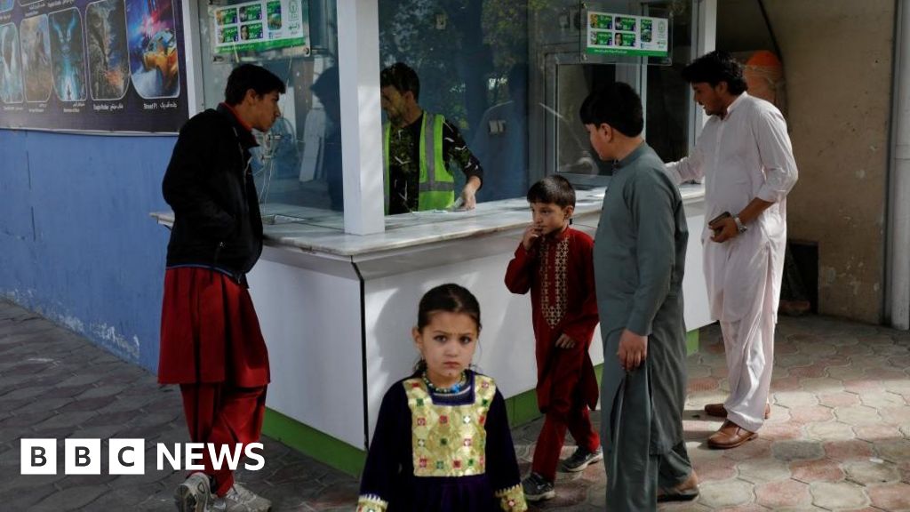 Afghanistan: Parks turn into newest no-go areas for ladies in Kabul – BBC