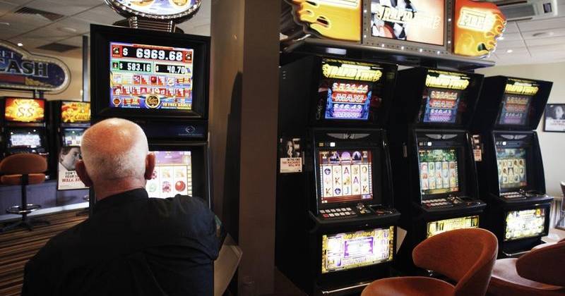 Cashless playing cards punish gamblers: Golf equipment NSW – St George & Sutherland Shire Chief