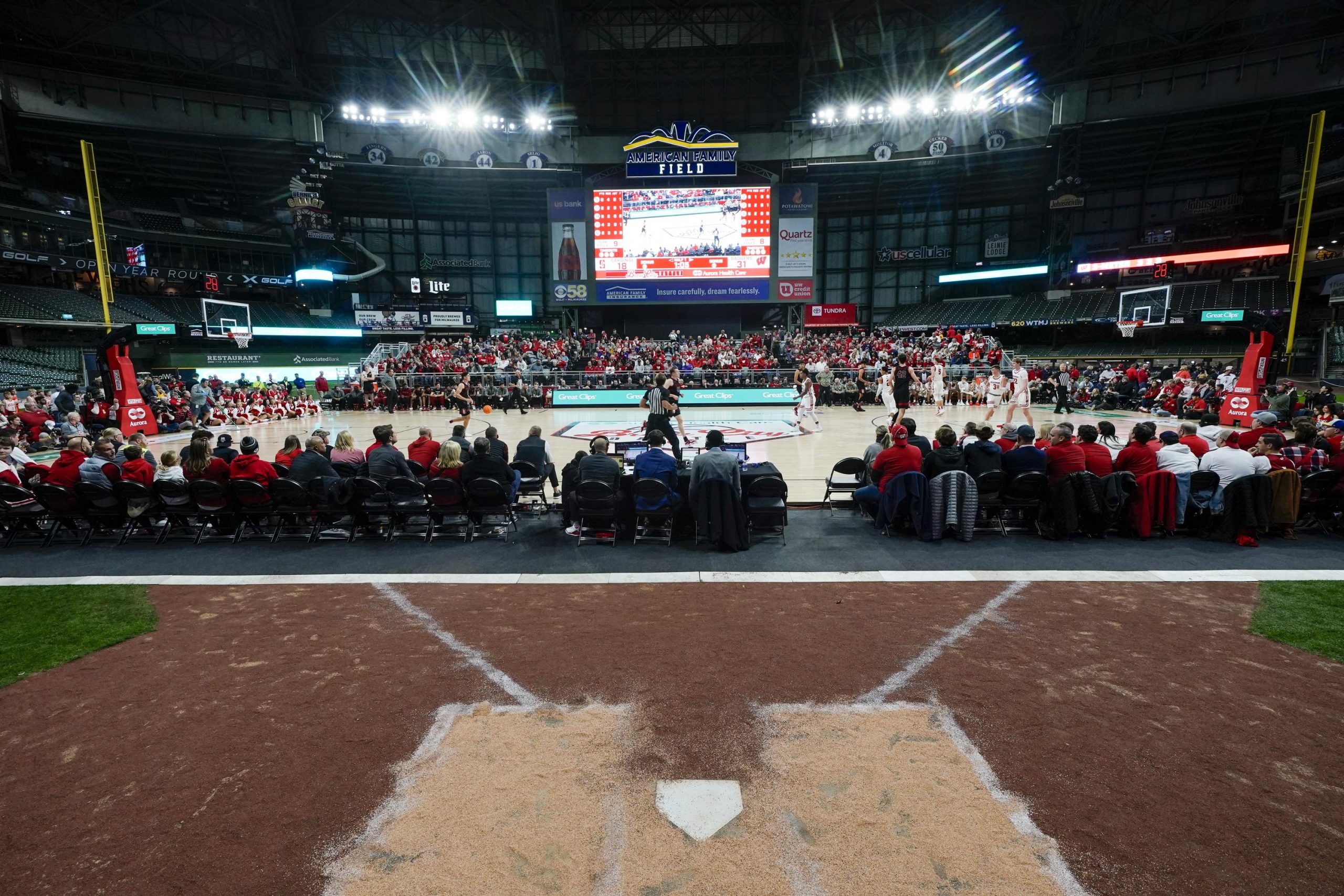 Wisconsin beats Stanford 60-50 at Brewers’ residence stadium