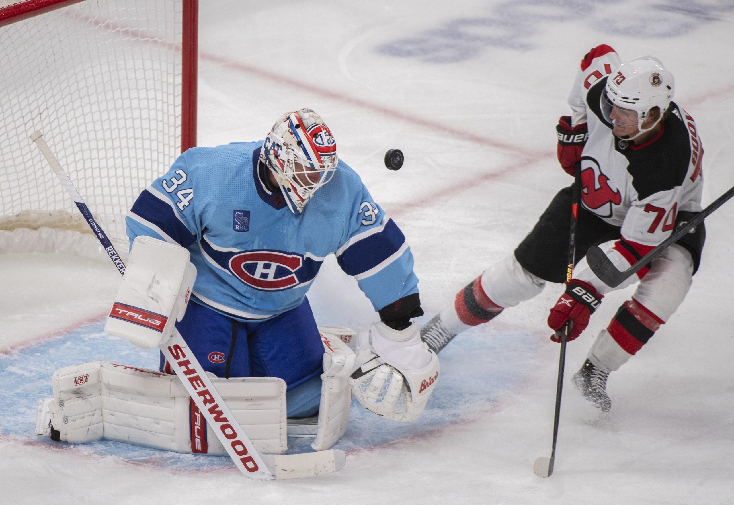 Devils beat Canadiens 5-1, lengthen profitable streak to 10 video games