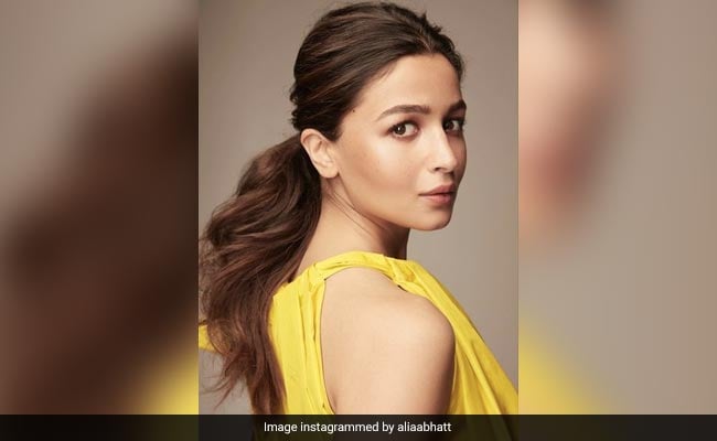 Like Janhvi Kapoor, Ananya Panday And Extra, These Are The Finest Movie star Hairstyles For Autumn 2022