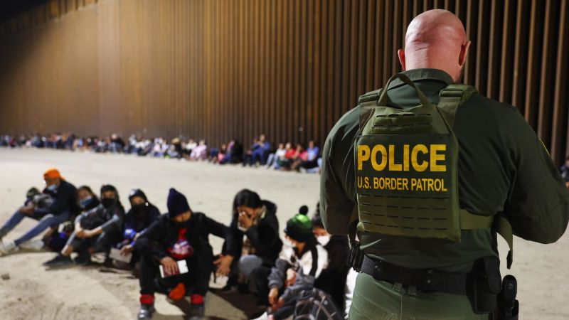 Title 42: Federal decide blocks rule that allowed expulsion of migrants at US-Mexico border