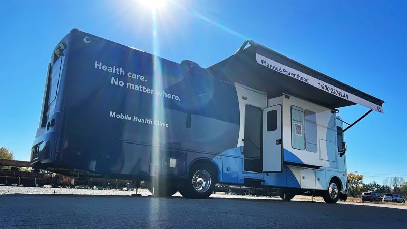 An abortion clinic on wheels: Deliberate Parenthood in Illinois goals to cut back journey instances for sufferers in purple states, bringing abortion care nearer to them