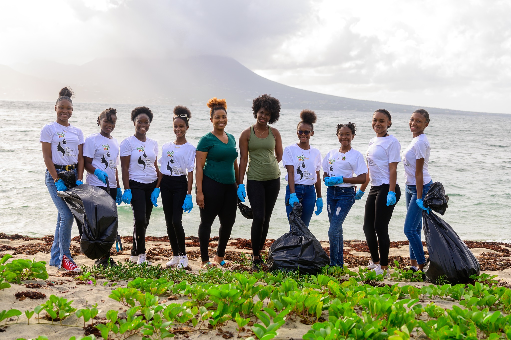 Nationwide Carnival Proficient Teen Pageant contestants