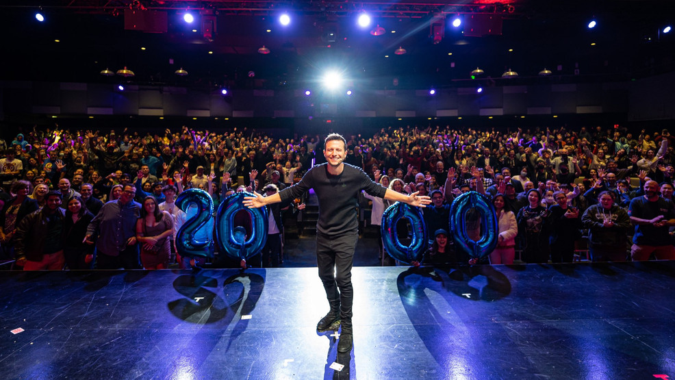 Mat Franco celebrates 2,000 exhibits by donating 2,000 meals to native meals financial institution – News3LV