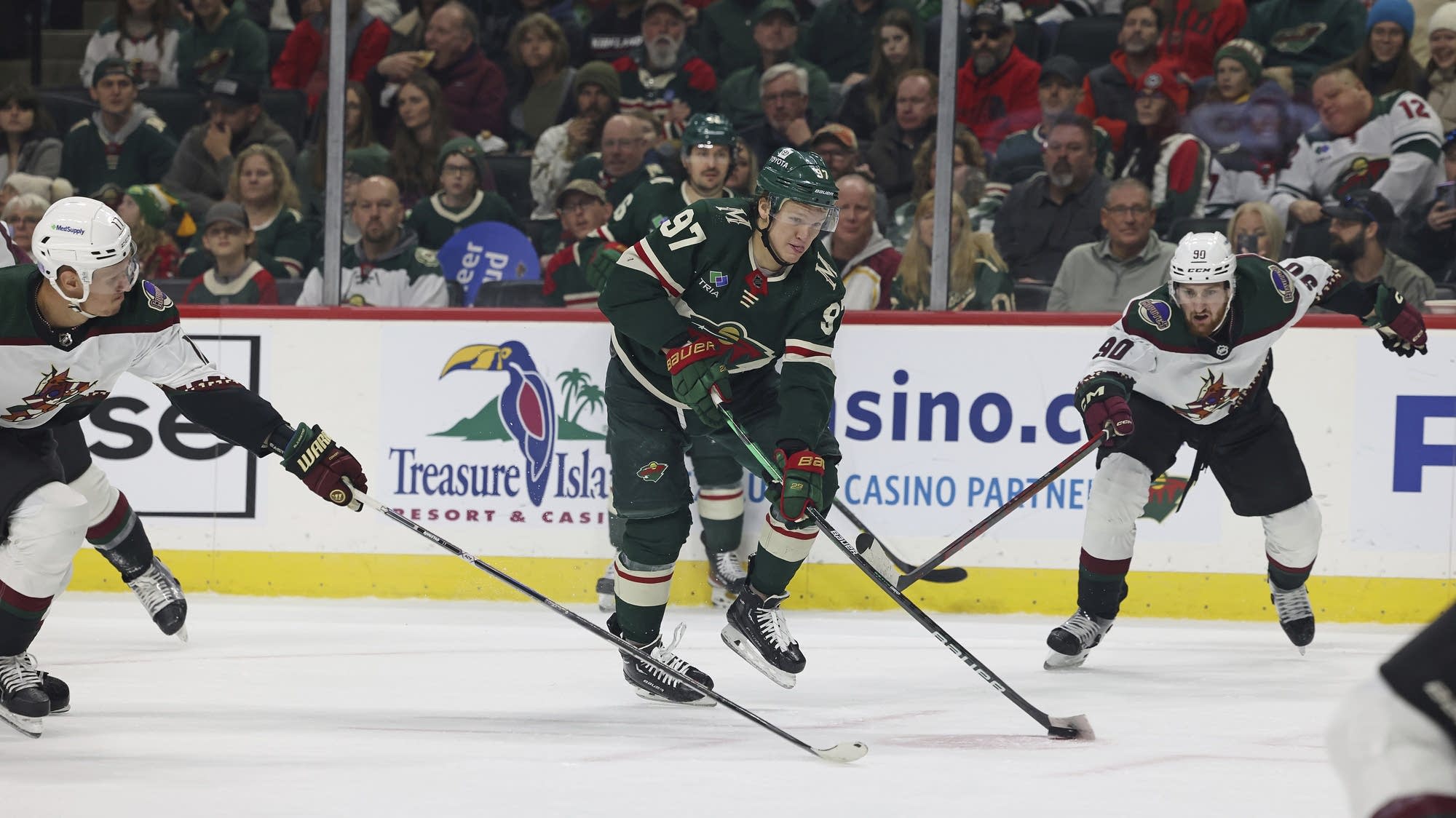 Kaprizov level streak as much as 9 video games, Wild high Coyotes 4-3