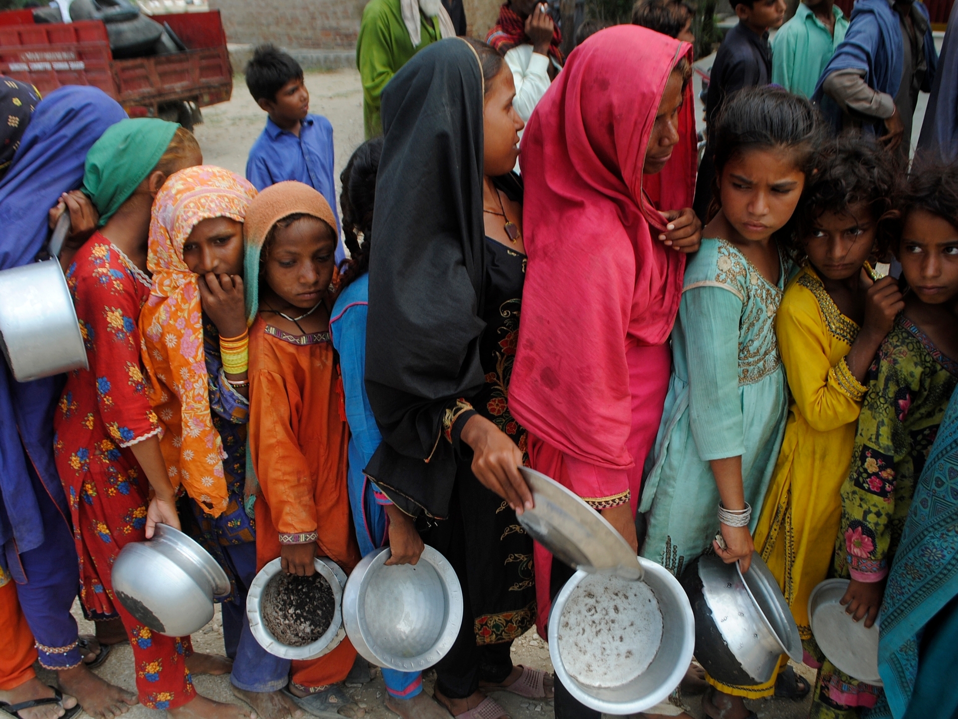 Ladies survived Pakistan’s floods however face worsening well being disaster | Floods Information