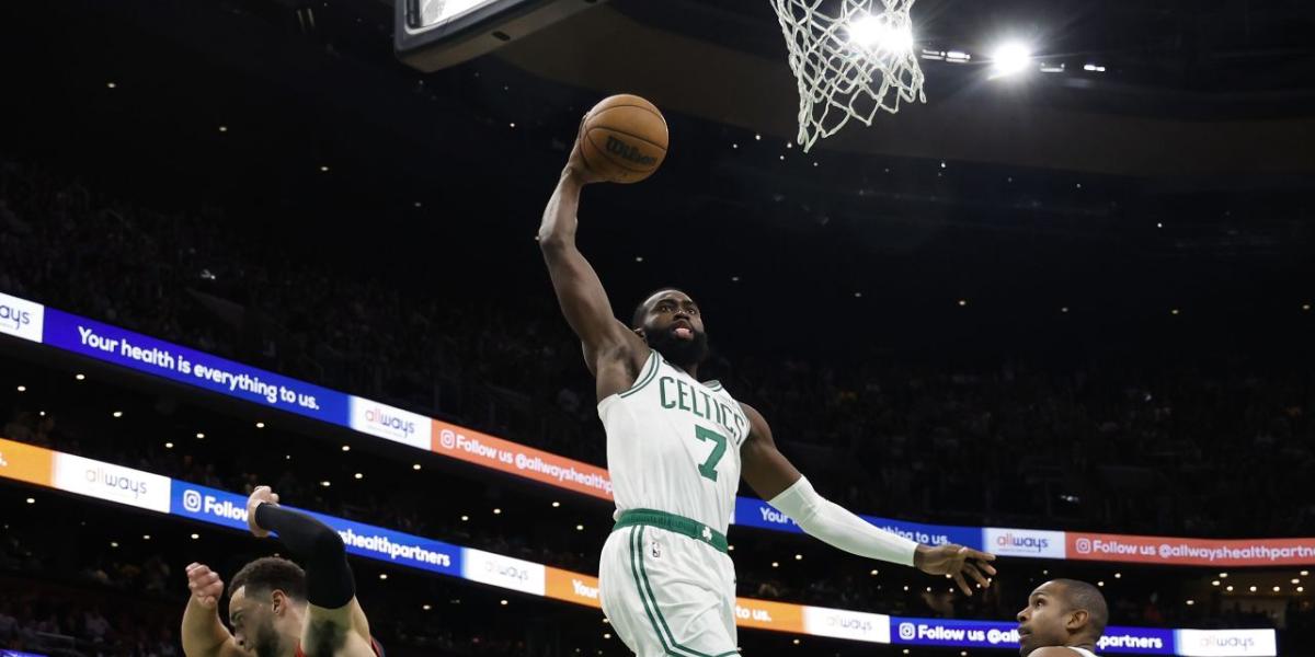 Celtics star Jaylen Brown posterized Nikola Vucevic with monster dunk