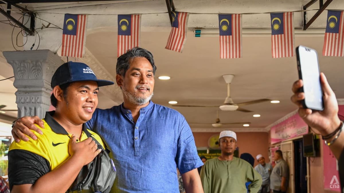 A day on the marketing campaign path: Aspiring PM Khairy fights for political survival in Sungai Buloh