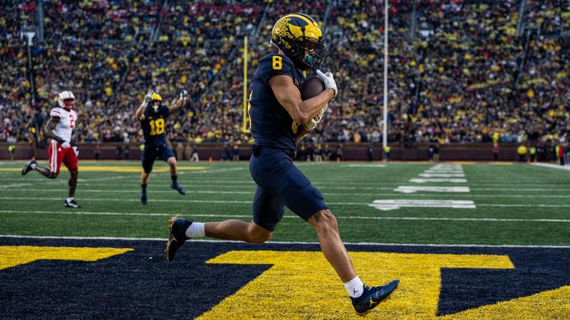 Wolverines Overwhelm Huskers at Residence to Win tenth Straight Sport