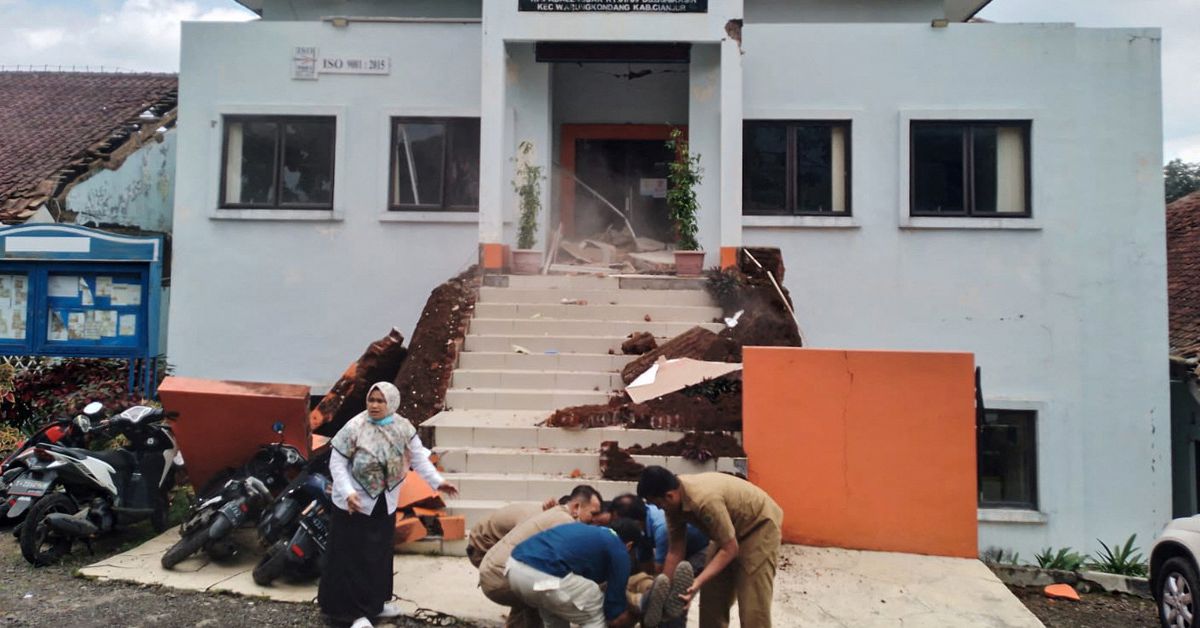 Indonesia quake kills greater than 50, wounds a whole lot, destroys houses