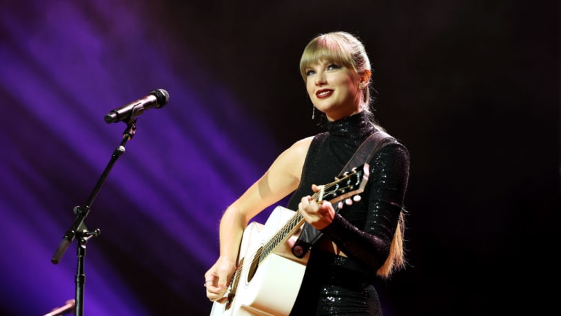 The every day gossip: Taylor Swift slams Ticketmaster for making followers ‘really feel like they went by a number of bear assaults,’ Adele ‘extremely nervous’ for Vegas residency to lastly start, and extra