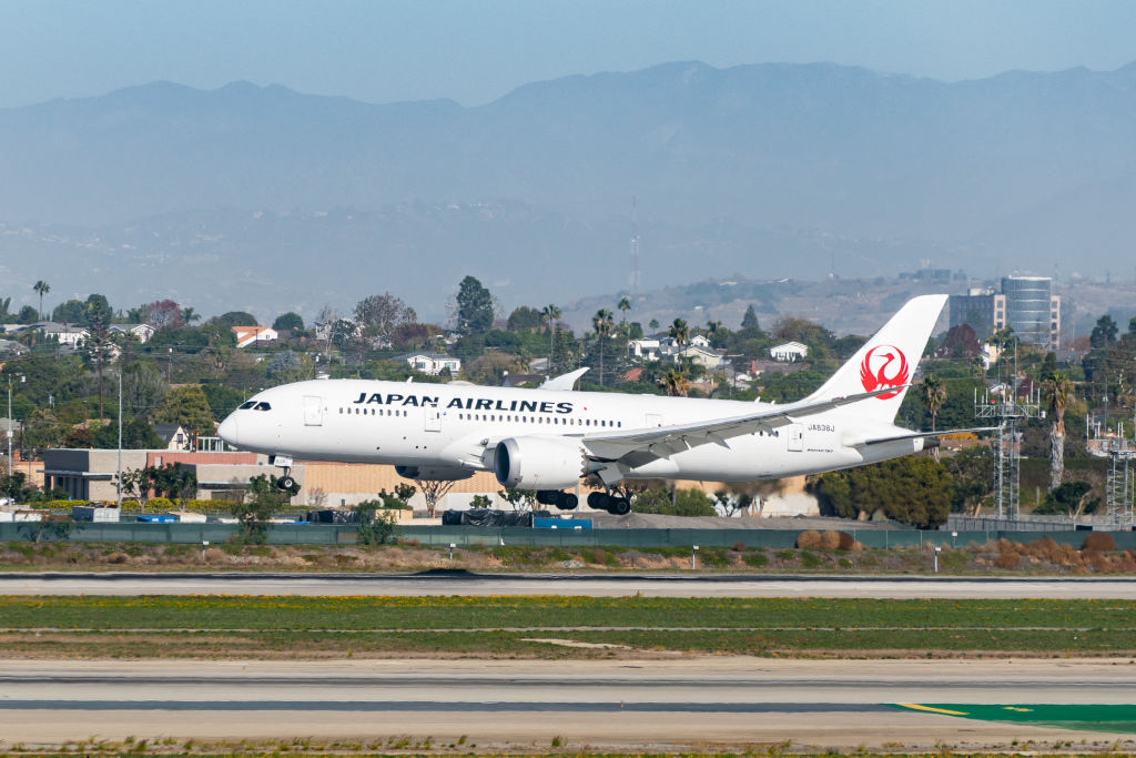 Los Angeles Airport Jammed On Busiest Journey Day Since Pandemic Started – Deadline