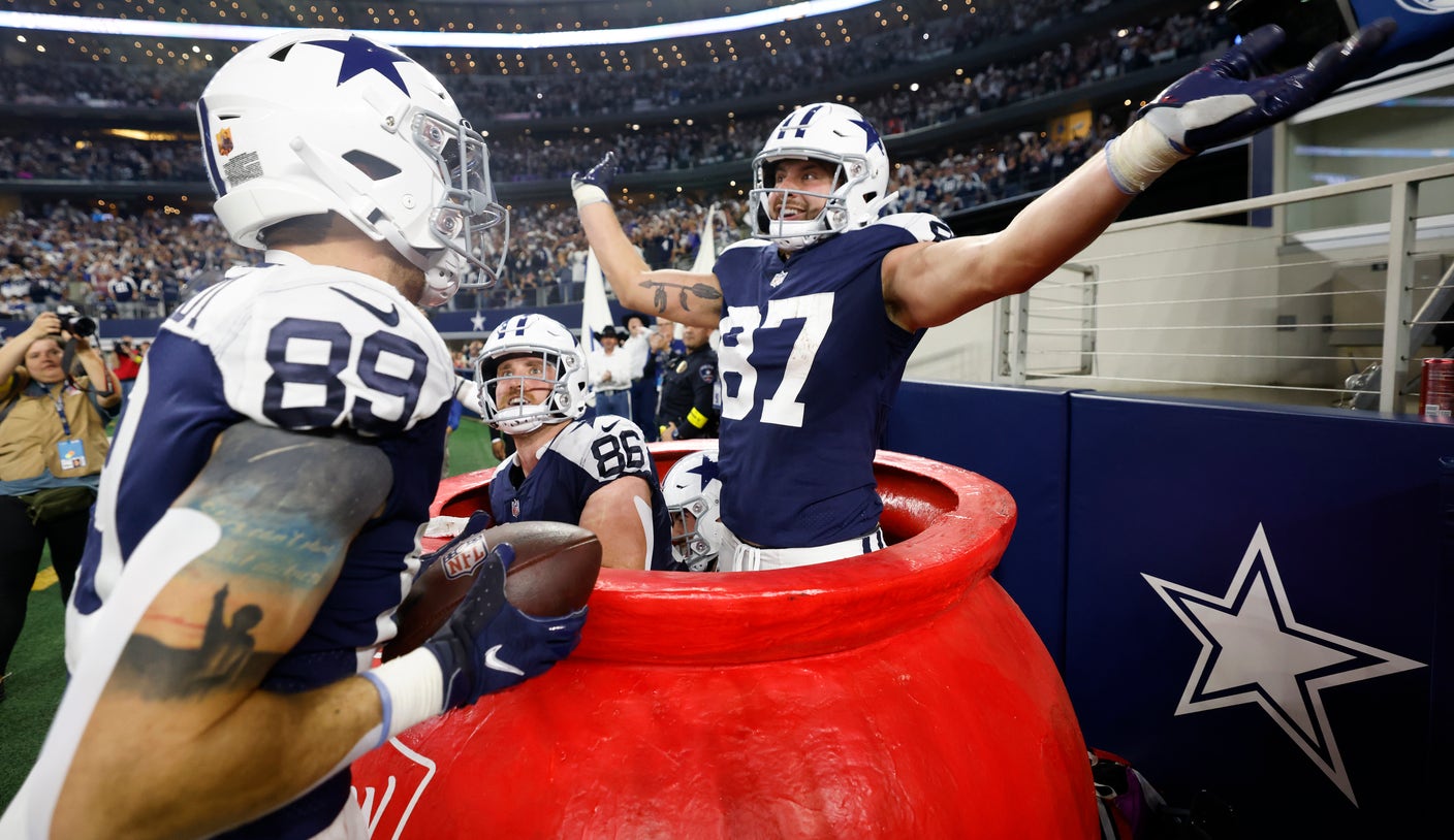 Cowboys win regardless of sluggish Thanksgiving efficiency: Execs and cons