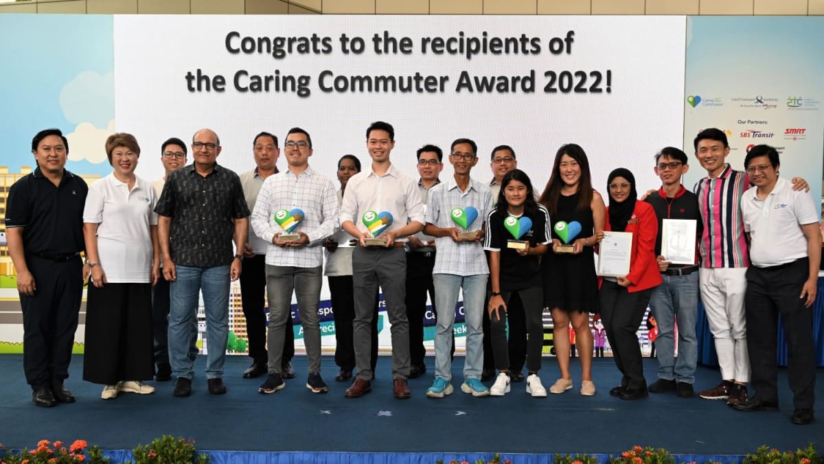 Eight folks obtain Caring Commuter Award for serving to others on public transport