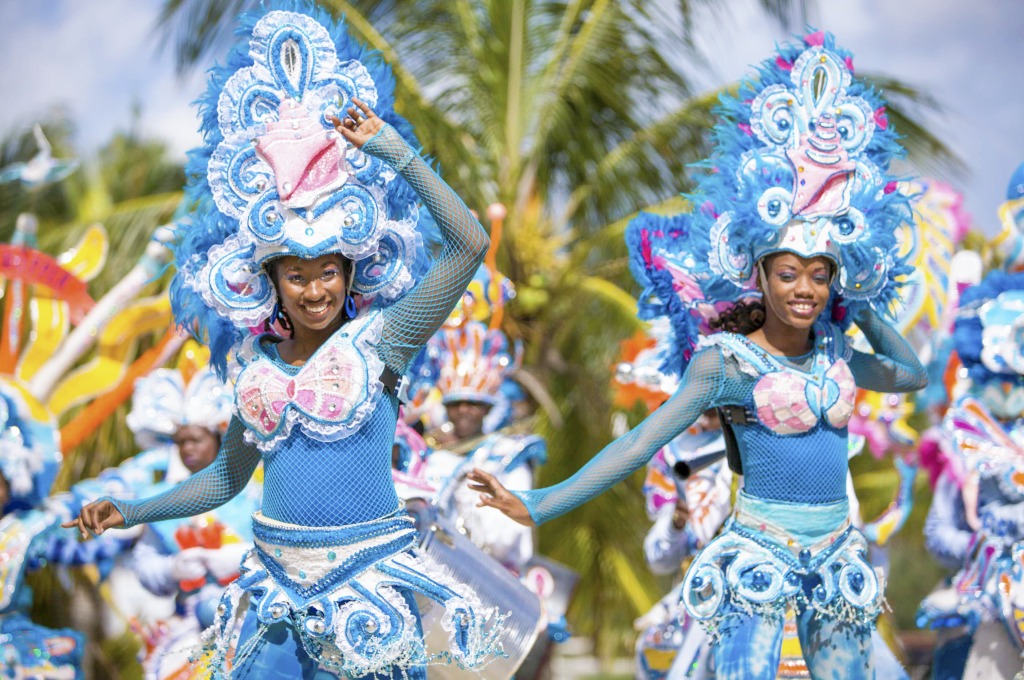 Junkanoo Returns to The Bahamas in All of Its Colourful Glory – WWD