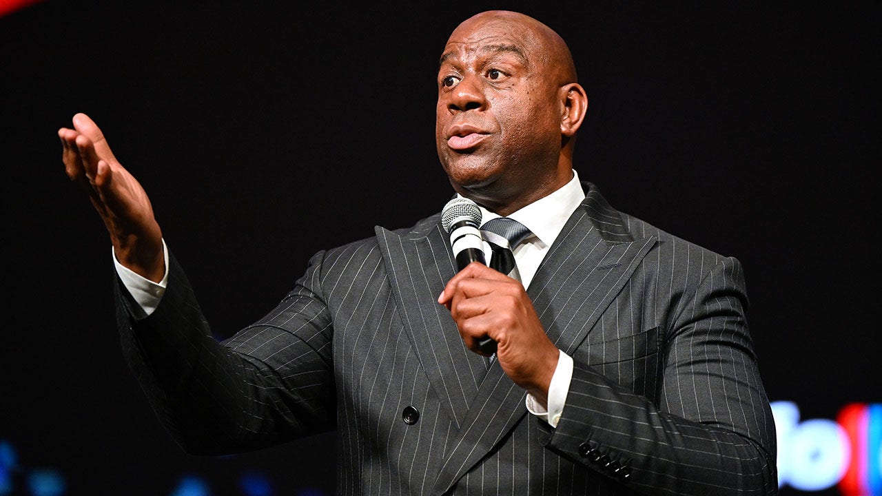 Magic Johnson backs Gretchen Whitmer in Michigan gubernatorial race