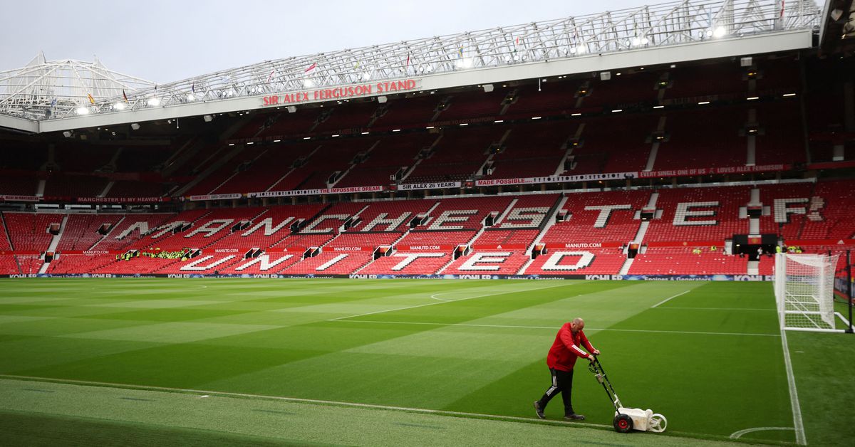 Manchester United house owners contemplate promoting membership