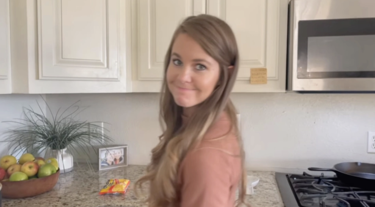 Jana Duggar Seems Irritated, Indignant Throughout Pleasure-Anna’s Gender Reveal: What’s Going On Right here?