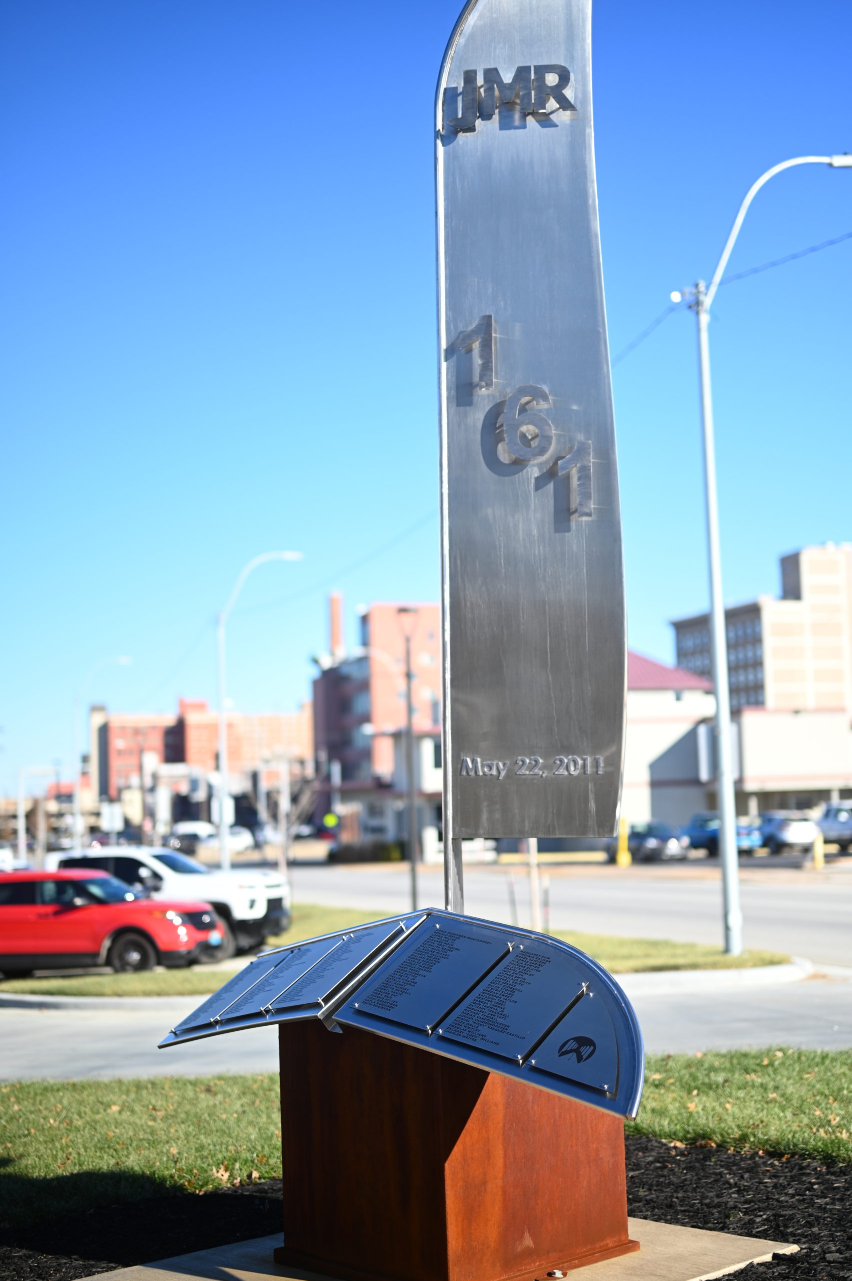 Twister memorial sculpture unveiled at Harry M. Cornell Arts & Leisure Advanced – Newstalk KZRG