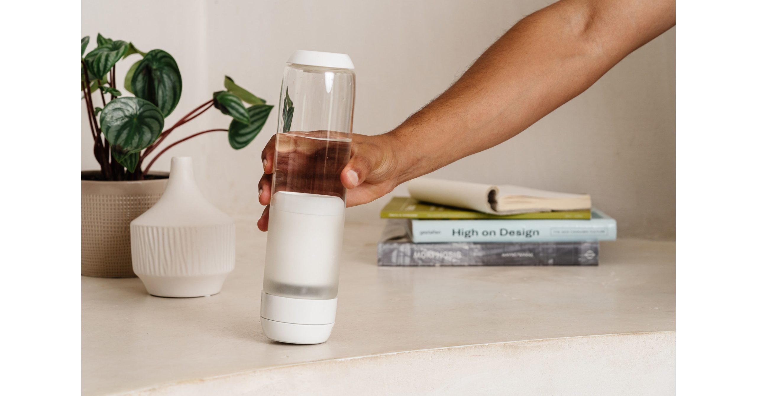 HealthTech Startup Weo Launches Groundbreaking Good Bottle that Amplifies Water’s Well being Advantages by way of Electrolysis