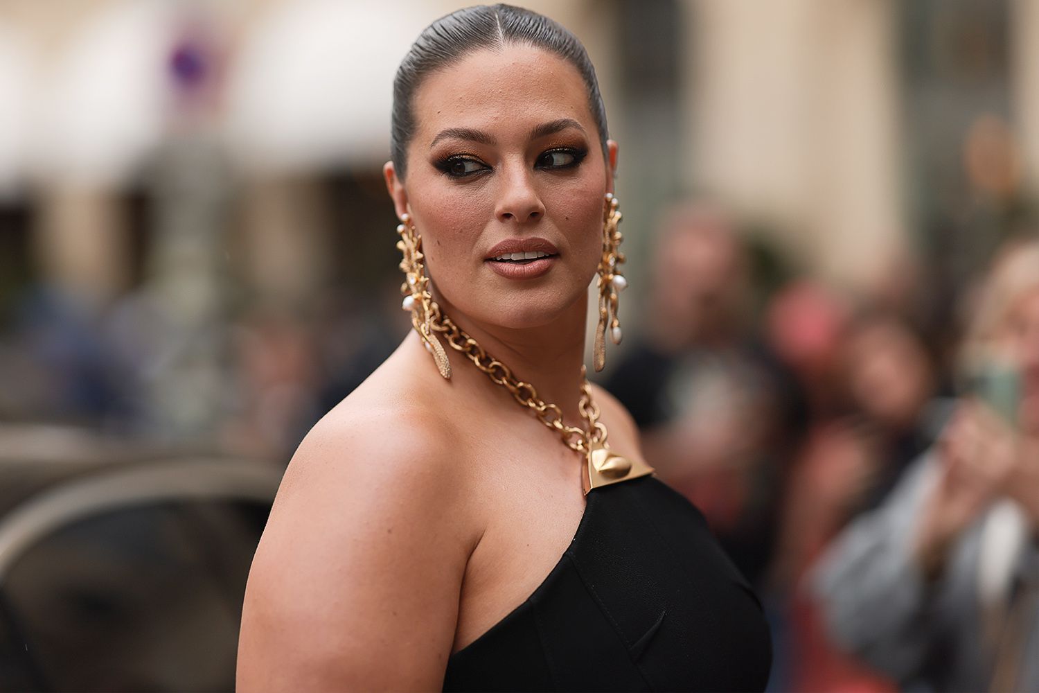 Ashley Graham Is Appreciative of Her ‘New Tummy’ 10 Months Postpartum