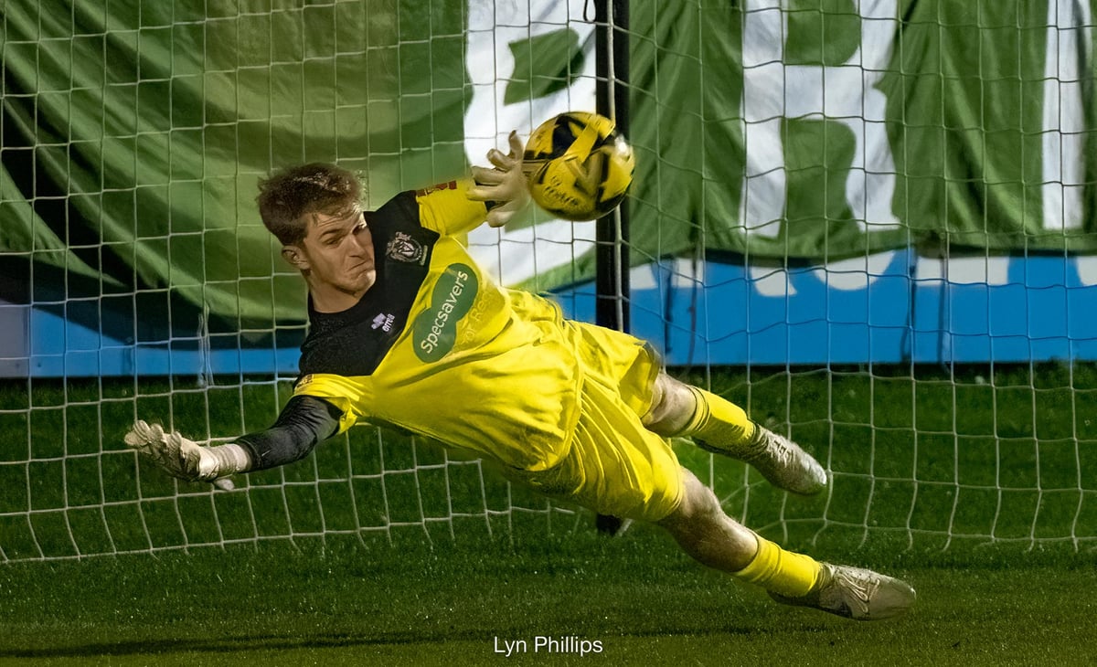 Prized Portsmouth keeper courted by Premier League and Championship golf equipment pulls off triple penalty save to safe Bognor FA Trophy progress