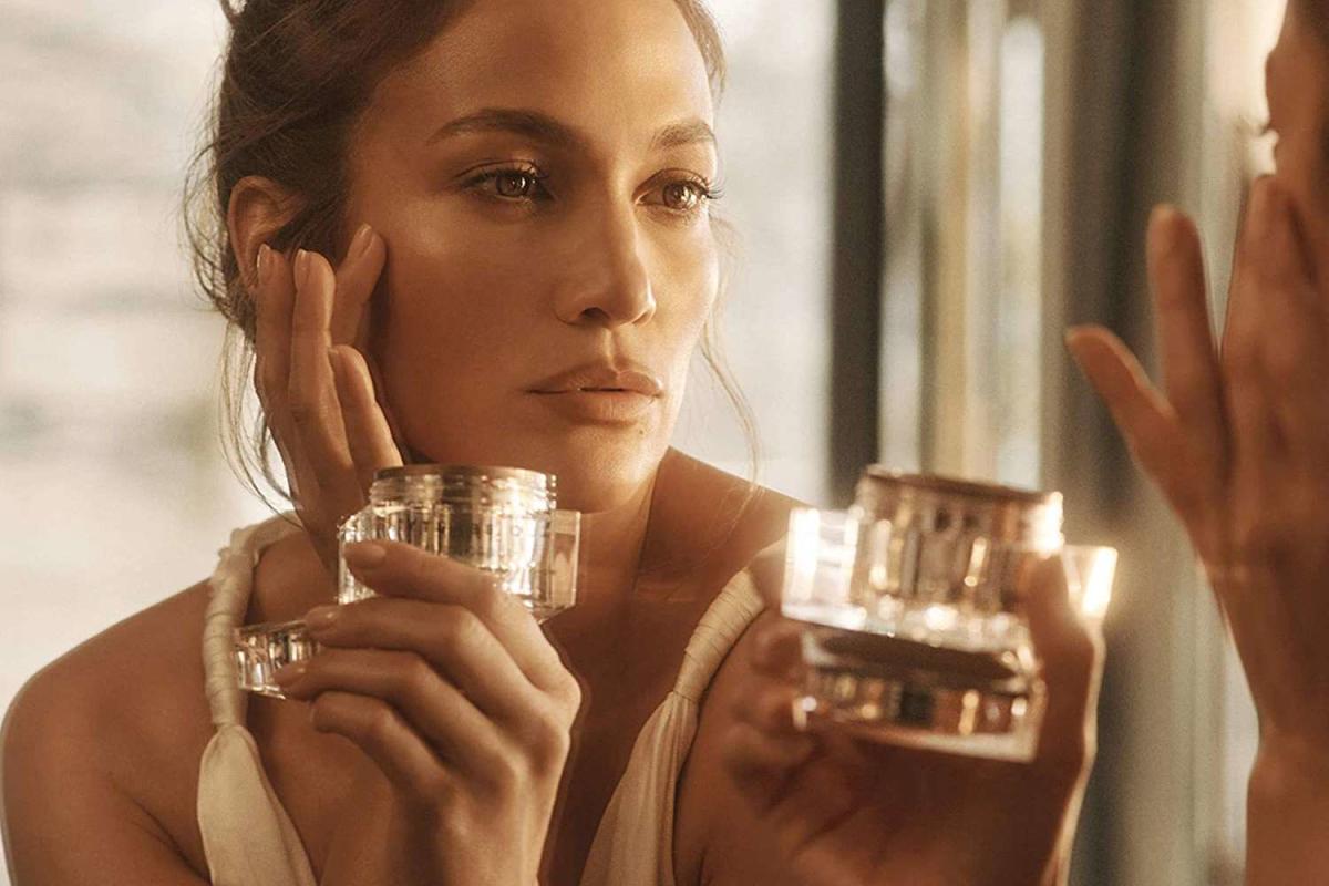 I Tried JLo Magnificence to Get the Star's Ageless Pores and skin—Right here’s What Occurred – Yahoo! Voices