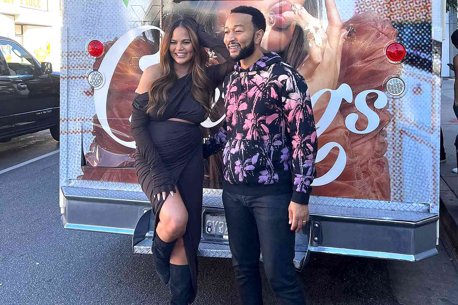 Chrissy Teigen, John Legend Have a good time Thanksgiving with Luna, Miles