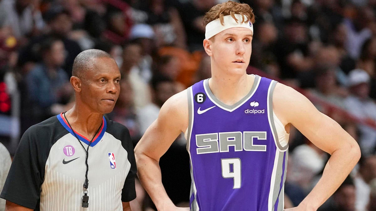 Kevin Huerter: NBA referees officiate Kings video games in a different way than video games involving different groups