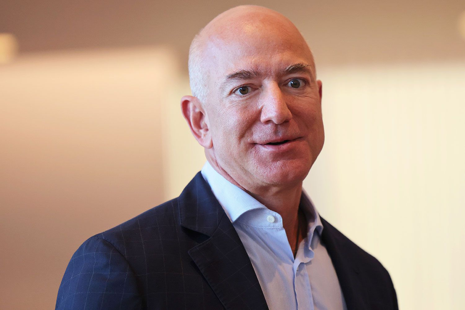 Jeff Bezos Says He’ll Give Away Most of His 4 Billion Fortune