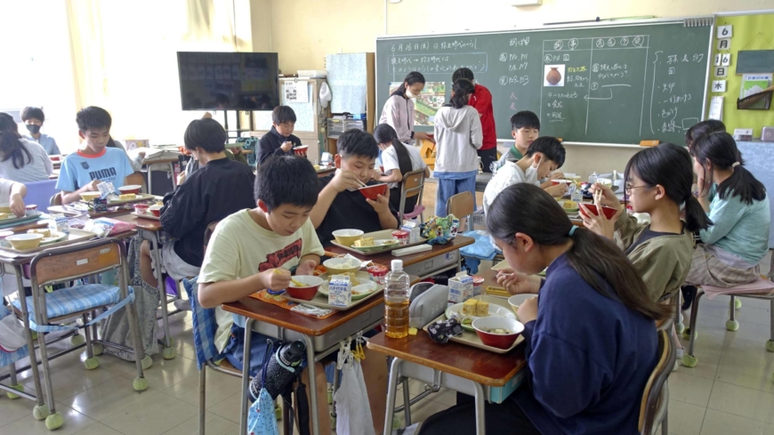 Schooling ministry eases steering on coronavirus measures for college lunches