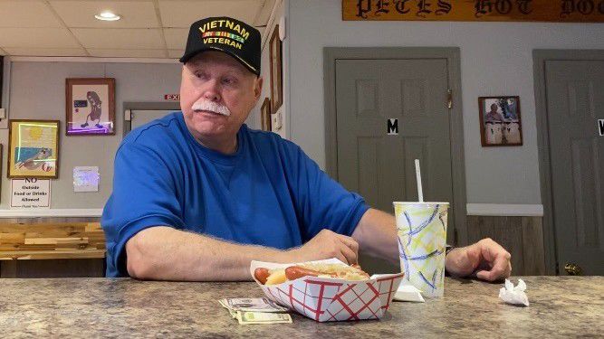 Newburgh restaurant honors native veterans with free meals