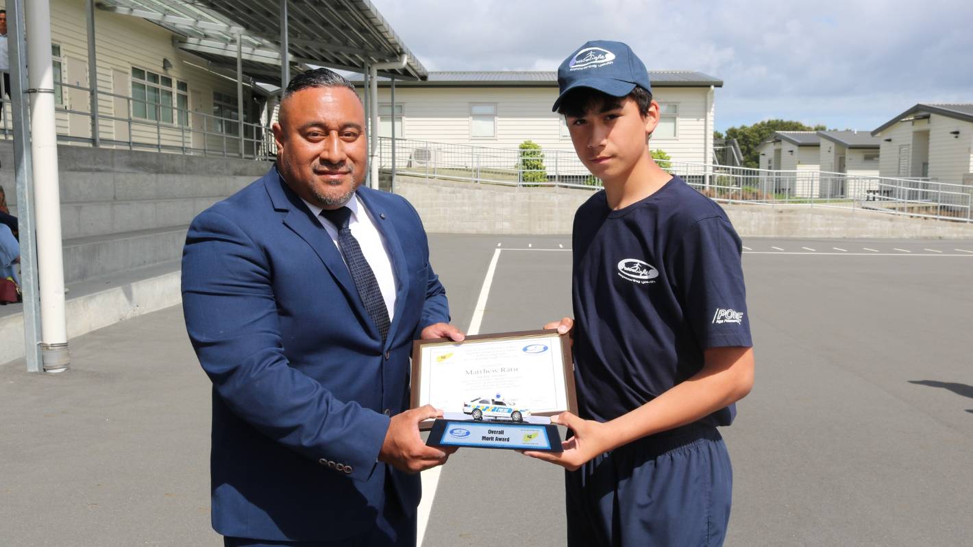 Taranaki teenagers take out prime awards at life abilities programme