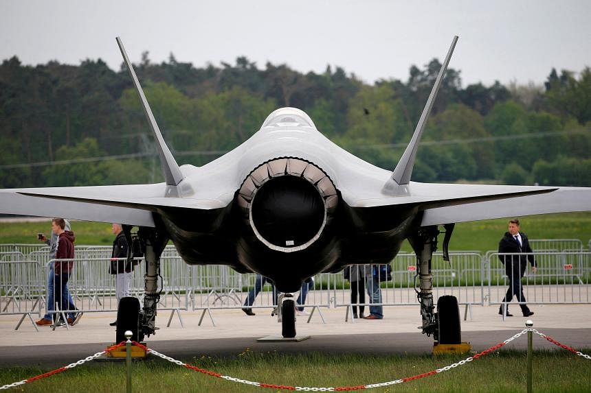 US awards defence contract price over .4b to Lockheed Martin