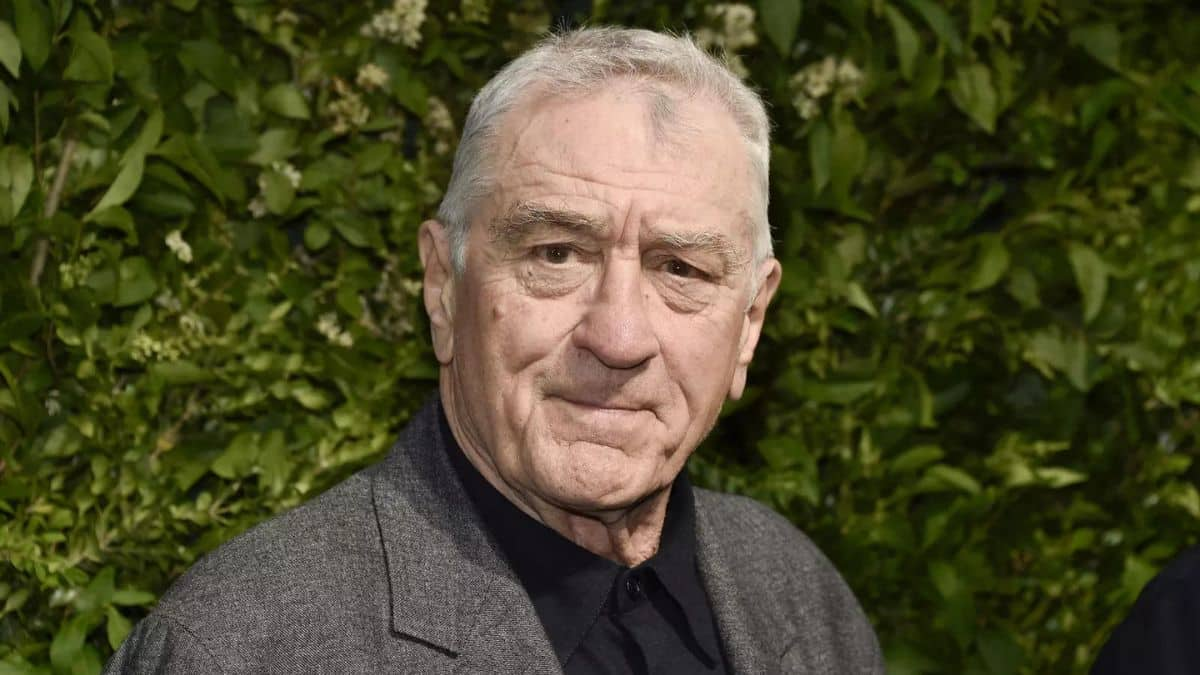 Girl tries to steal Robert De Niro’s Christmas items, will get arrested